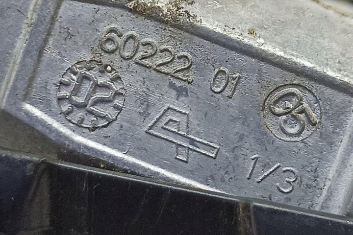 AGRAFE ARRIÈRE DROIT SIÈGES MERCEDES-BENZ CLK (C209) A2038601869 2.7L