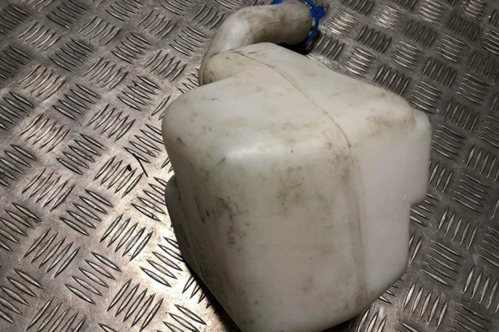 RÉSERVOIR LAVE-GLACES AUDI A4 (8D2, B5) 4A9955453 1.8L GASOLINE 1999