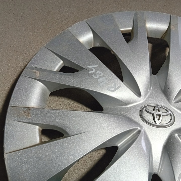 TOYOTA WHEEL COVER 16 AURIS YARIS AVENSIS COROLLA 