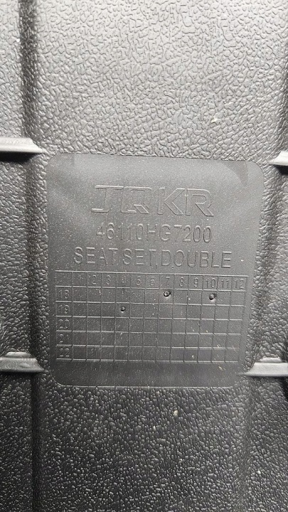 ORIGINE SIÈGE BANQUETTE ARRIÈRE DOUBLE HYOSUNG GV 300 AVEC BOBBER 46110HG7200