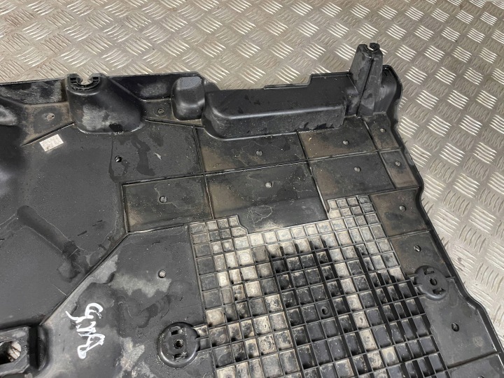PROTECTION CHÂSSIS LATÉRALE ARRIÈRE CÔTÉ DROITE CITROEN DS7 CROSSBACK 9838675580