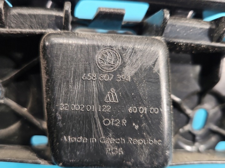GLISSIÈRE PARE-CHOCS ARRIÈRE GAUCHE SKODA KAMIQ 658807394 658807393 658807394A