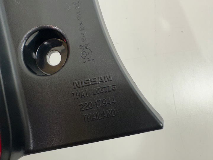 PHARE GAUCHE ARRIÈRE NISSAN MICRA K13 LIFT 2013- 220-17944 EUROPE NEUF ORIGINAL