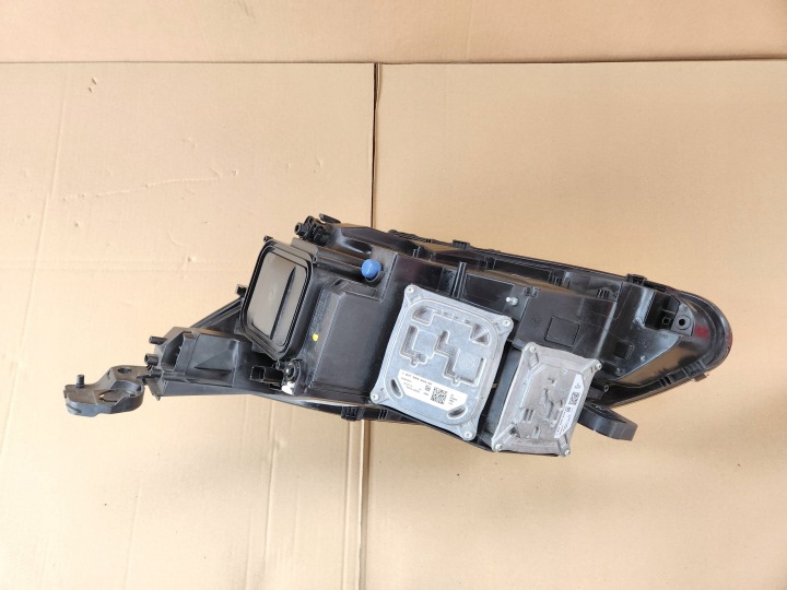 PEUGEOT 308 II T9 PHARE COMPLET LED DROITE
