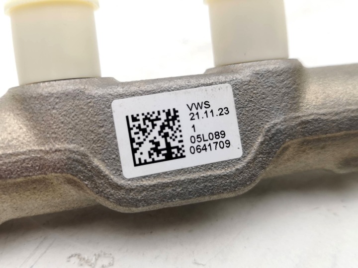 MOULURE INJECTION VW TIGUAN ARTEON PASSAT GOLF VIII 04L130764E NEUF ORIGINE