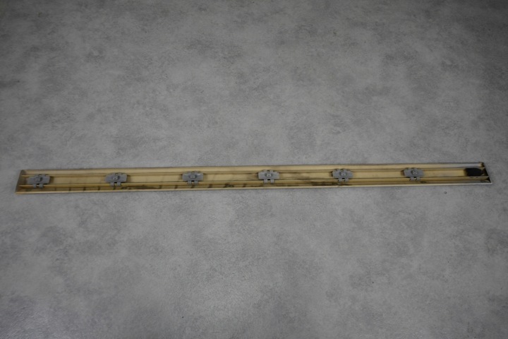 MOULURE PORTES CENTRALE GAUCHE AVANT AUDI A8 D2 94-99