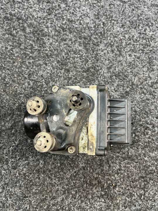 VW PASSAT B6 POMPE ABS 3C0614095K