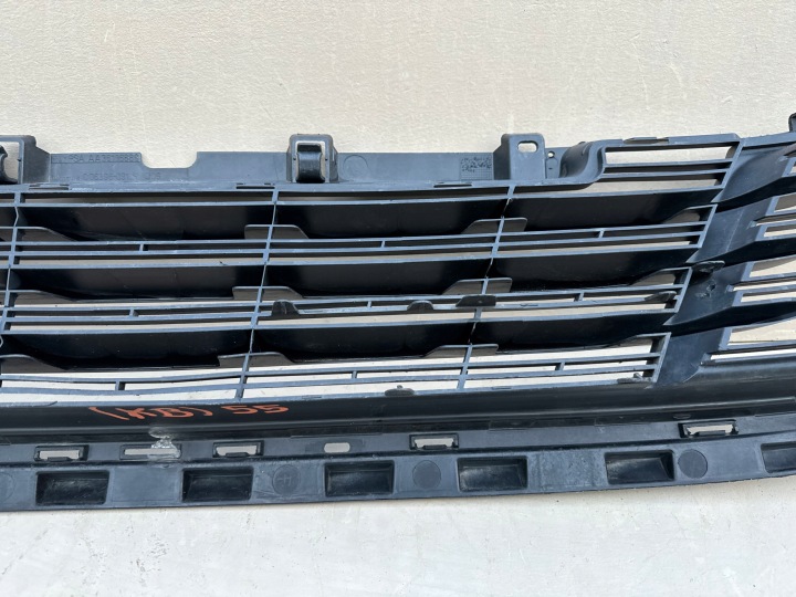 PEUGEOT 308 II 2 T9 13-21R GRILLE DANS PARE-CHOCS AVANT INFÉRIEURE C06396-091