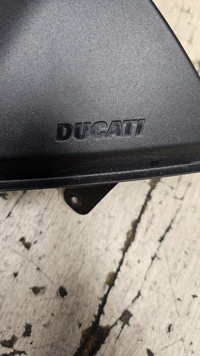 PROTECTION DÉFLECTEUR D'AIR APPAREILS DUCATI HYPERMOTARD 48110891A
