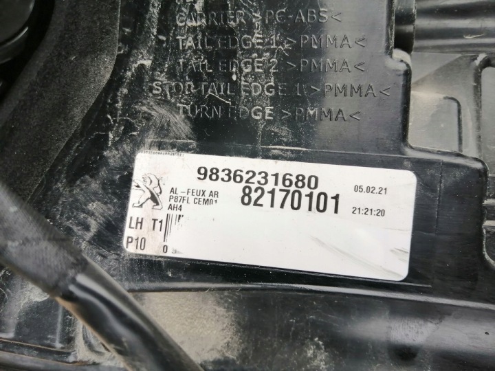 PEUGEOT 5008 II LIFT LED PHARE ARRIÈRE ARRIÈRE GAUCHE 9836231680 DROITE 9836231580