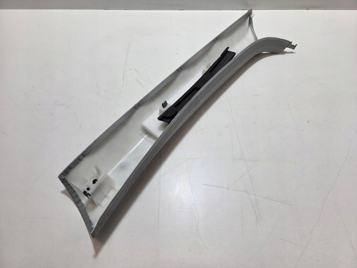 PROTECTION MONTANTS A LEWO-PRAWO AUDI A4 B9 8W0867233B, 8W0867234B
