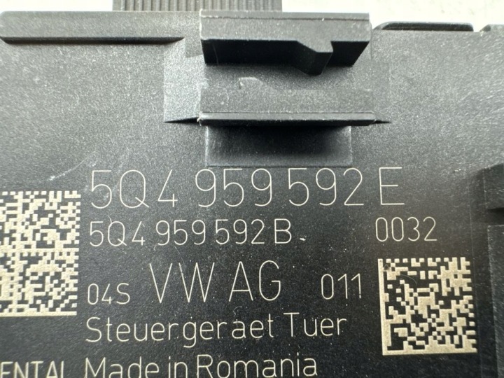 VOLKSWAGEN OE 5Q4959592E