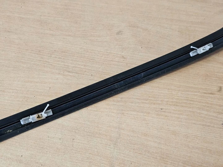 GAUCHE MOULURE PARE-BRISE VOLVO XC60 2013-2017 467-46