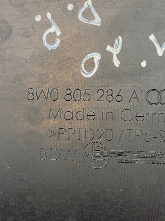 2020 AUDI A4 S4 B9 8W MOULURE SOUS LAMPE AVANT 8W0805286A