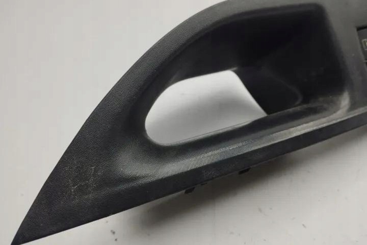BOUTON COMMANDE VITRE DROITS AVANT PORTES SEAT ALTEA (5P1)