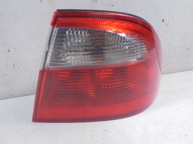 SAAB 9 5 I YS3E 01-05 PHARE ARRIÈRE ARRIÈRE DROITE INSERT 4D BERLINE LIFT 5142203