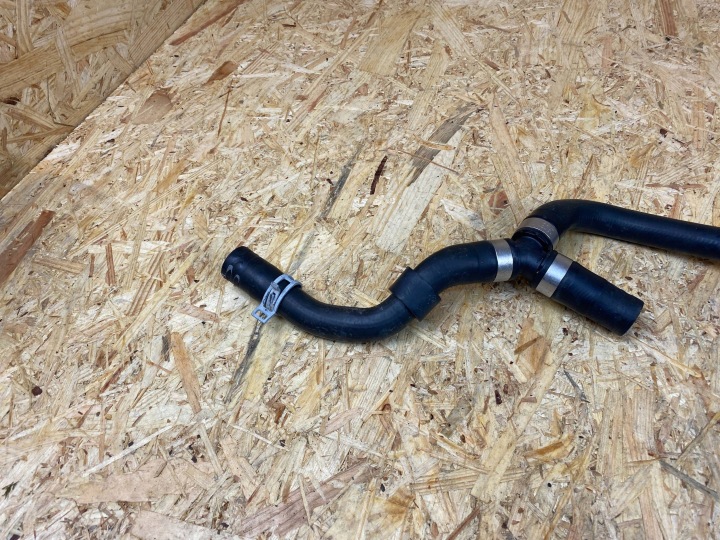 TUYAU TUYAU FIL EAU VOLVO XC60 II XC90 II V60 II S60 III 32411173