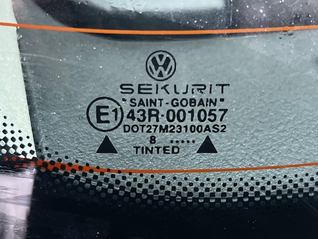 VW VOLKSWAGEN GOLF 4 MK4 COUVERCLE COUVERCLES DE COFFRE COUVERCLES DE COFFRE 1J1 3D LA6P COMPLÈTE