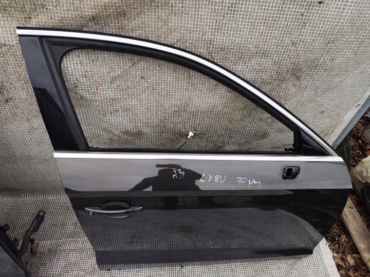AUDI A3 8V 5D 8VS BERLINE PORTES AVANT DROIT AVANT COMPLET DANS COULEUR LY8U