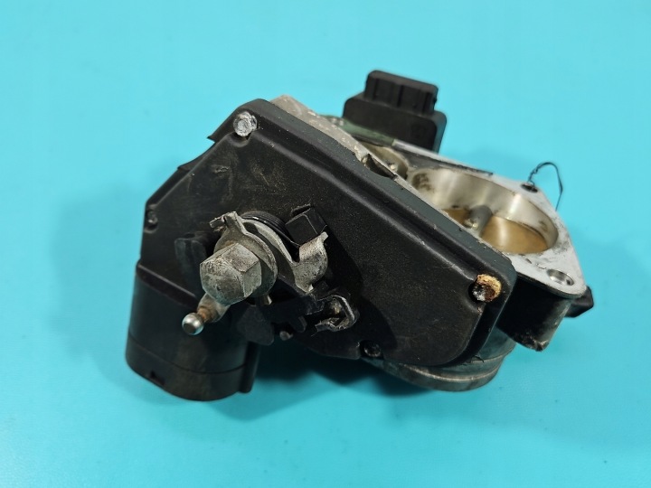 PAPILLON DES GAZ AUDI A8 D2 0280120431 078133154 4.2 V8