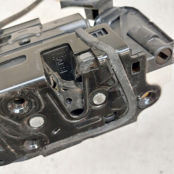 VOLKSWAGEN GOLF VI 6 SERRURE DE PORTE DROIT AVANT 7PIN