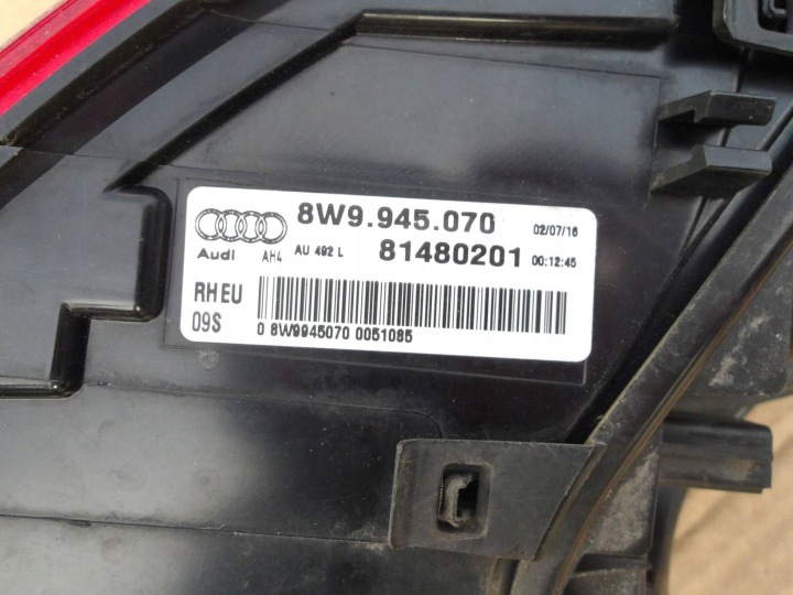 AUDI A4 B9 UNIVERSEL A-4 B-9 PHARE ARRIÈRE DROITE NAROZNA 8W9945070