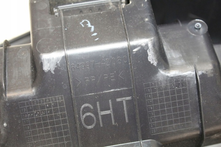 INSERT COUVERCLES DE COFFRE TOYOTA RAV 4 16R 64997-42060