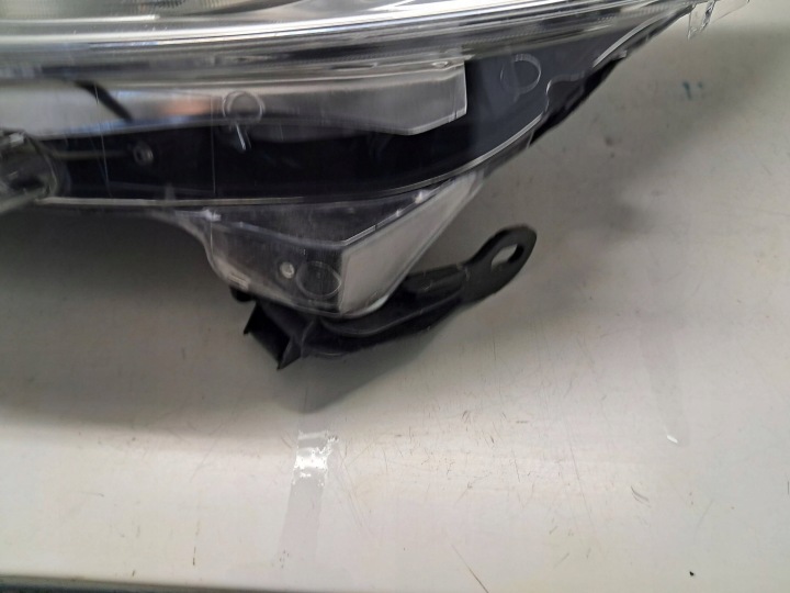 PEUGEOT 208 GTI GAUCHE PHARE AVANT ANGLAIS 9802850980