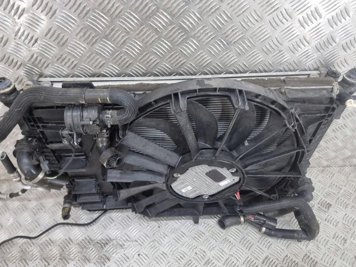 JAGUAR E-PACE 2019 RADIATEUR ENSEMBLE