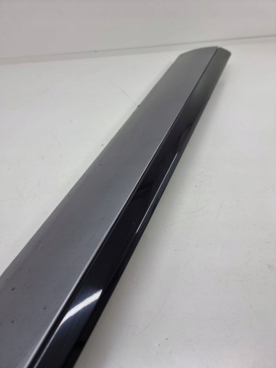 MOULURE PORTES COUPÉ AVANT CÔTÉ DROITE JAGUAR F-PACE HK8M21064ABW