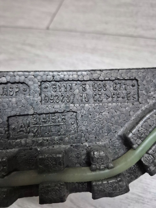 12503. BMW 5 G30 AMORTISSEUR MOUSSE CAPTEUR AVANT 8098671