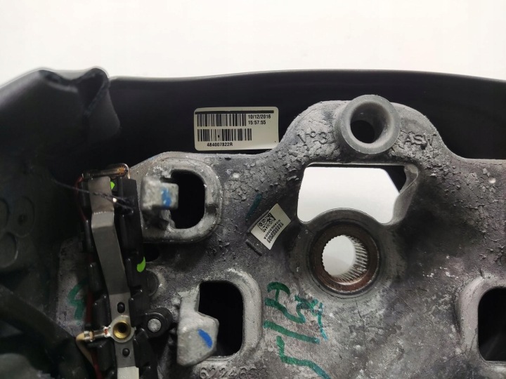 VOLANT MULTIFONCTION RENAULT CLIO IV LIFT 2016-2019 484007822R