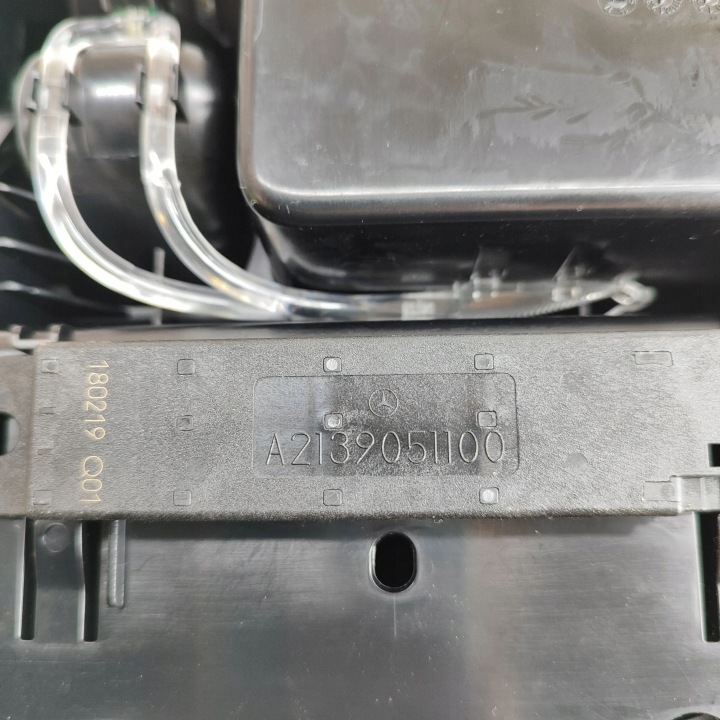 MERCEDES-BENZ E W213 2018 BOÎTE À GANTS TABLEAU DE BORD INSTRUMENTATION
