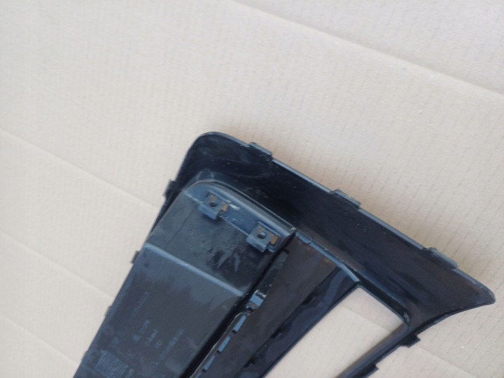GRILLE PARE-CHOCS DROITE AVANT VW CRAFTER II NR. 7C0853666A