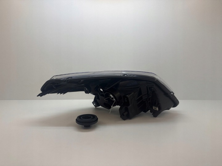 REFLEKTOR/LAMPA AVANT GAUCHE TYC DACIA SANDERO I 08-13 TYC-20-11794-36-2