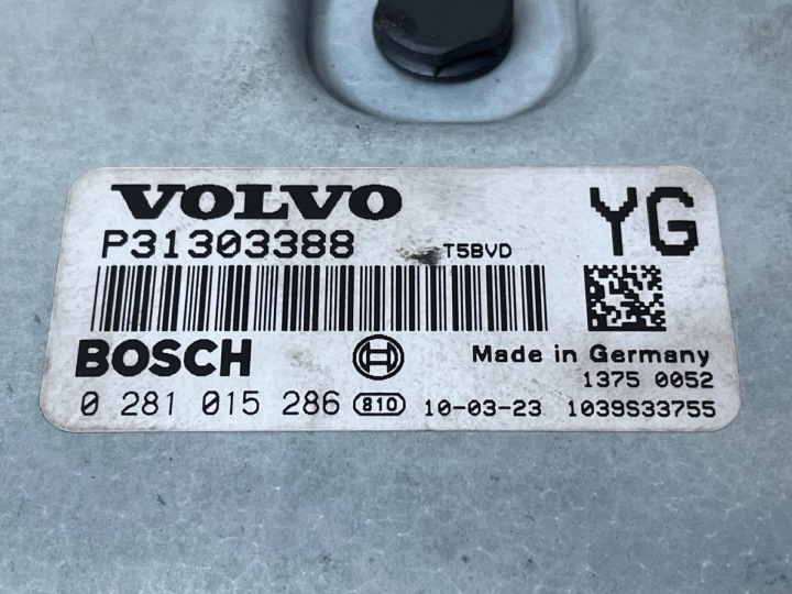 ORDINATEUR MOTEUR VOLVO OE P31303388