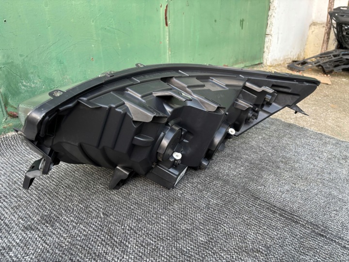 IVECO DAILY IV 4 PHARE DROIT AVANT DROITE AVANT PROJECTEUR