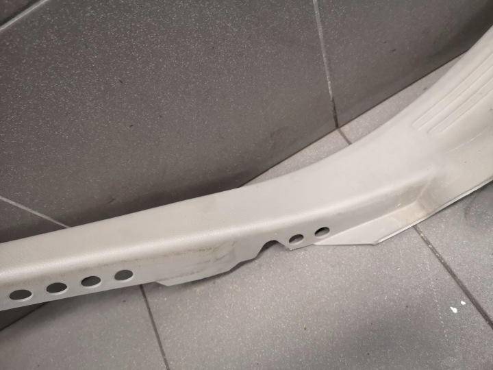 MOULURE SEUIL GAUCHE ARRIÈRE AUDI A6 C6 4F0867767A