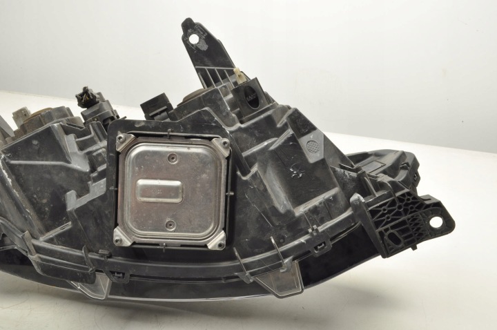 RENAULT TALISMAN PHARE GAUCHE AVANT GAUCHE AVANT LED EUROPE 260606722R
