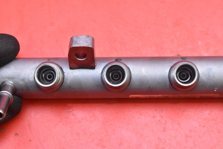 MOULURE INJECTION H8201044829 RENAULT MEGANE SCENIC III 1.6 DCI 130 KM 09-12