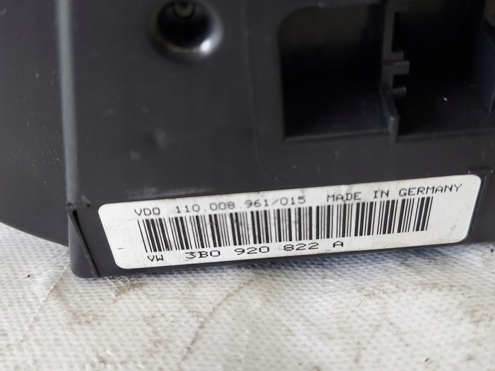 COMPTEUR COMPTEUR PASSAT B5 1.9 TDI 3B0920822A