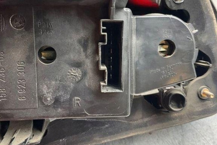 PHARE DROITE ARRIÈRE BMW 5 (E60) 6923306 4.4L GASOLINE 2004