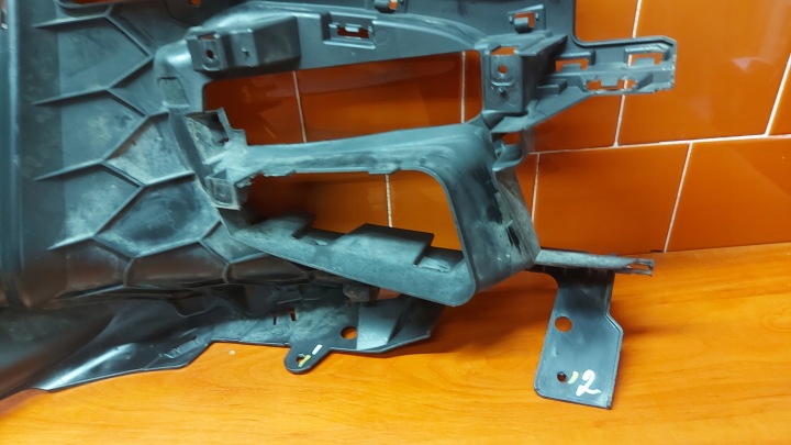 GLISSIÈRE PARE-CHOCS GAUCHE AVANT BMW 1 F40 MODULE 19-