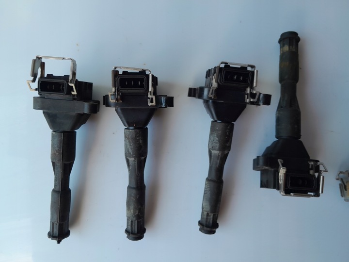 BOBINE ALLUMAGE 2.0 B 520 BMW E39 5 E46 3