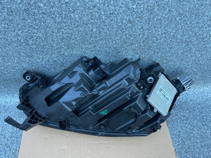 PHARE DROITE AVANT SKODA OCTAVIA IV COMPLET LED 5E4941016B