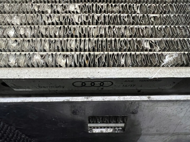 RADIATEUR EAU HUILES AUDI S8 D4 LIFT RS6 RS7 C7 4G 4.0 TFSI 17R 4G0117021B