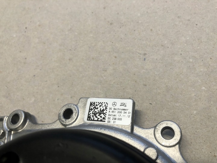 MERCEDES POMPE À EAU 651 A651 A6512003401