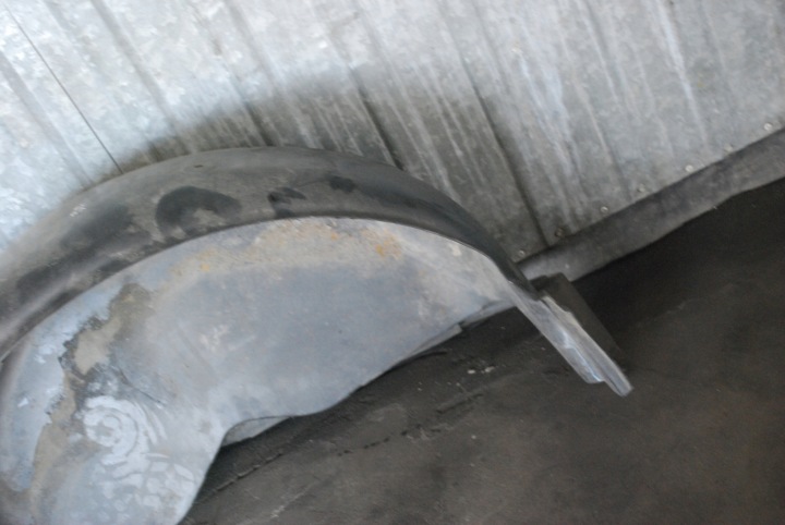 PASSAGE DE ROUE GAUCHE ARRIÈRE VW T5 7H0810971A