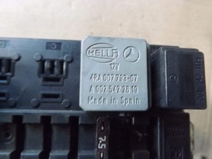MERCEDES C CLASSE W203 CONTRÔLEUR MODULE SAM FUSIBLE 2035451801