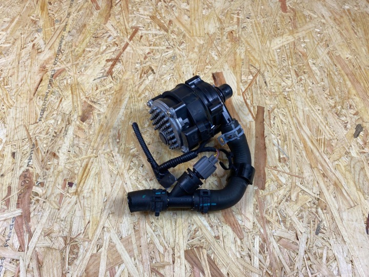 SUPPLÉMENTAIRE POMPE À EAU VOLVO XC40 32222737 2017-